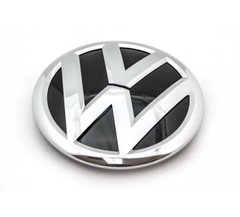 Эмблема решетки радиатора Volkswagen Passat CC 2013- (фольксваген пассат) 3C8853601A FXC